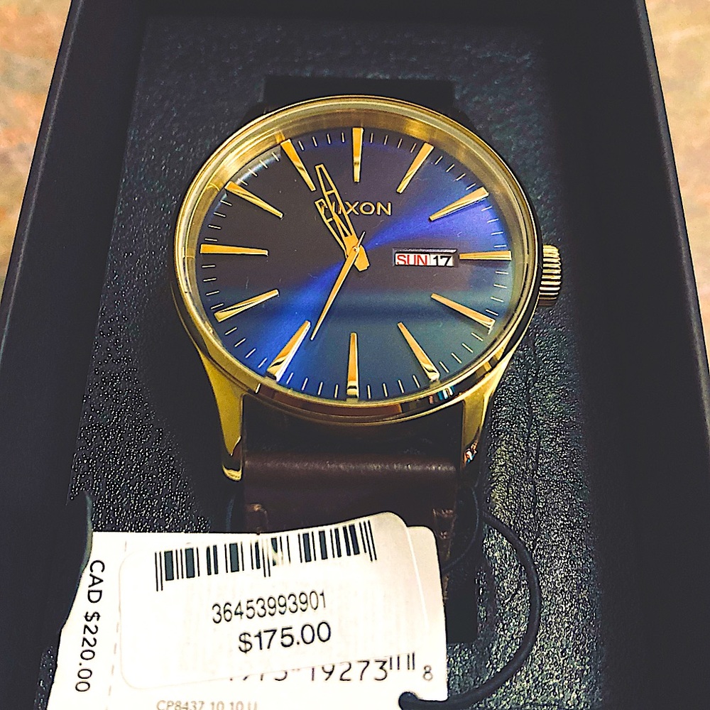Nixon sentry blue face classic leather
